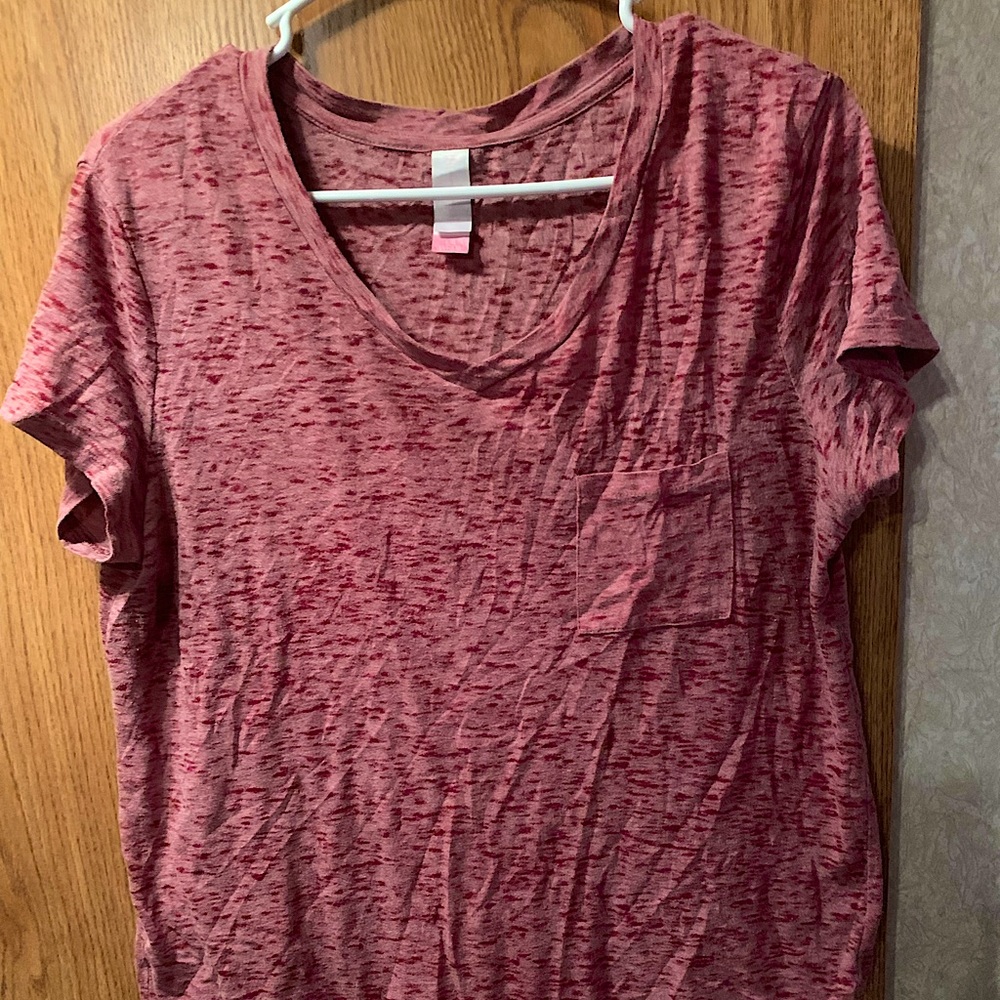 L No Boundaries basic v neck in mauve with pocket